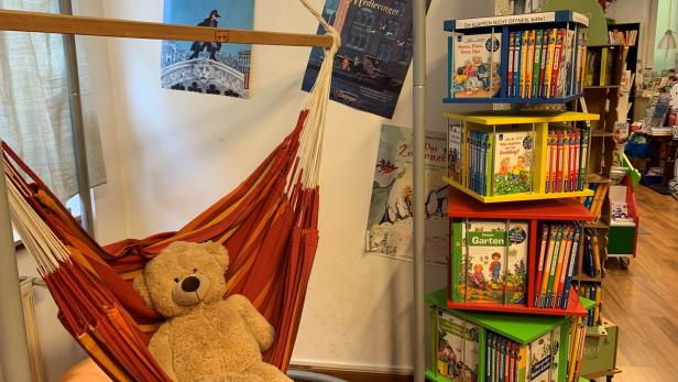 KURIER-Redakteure lesen – für eine Wiener Kinderbuchhändlerin